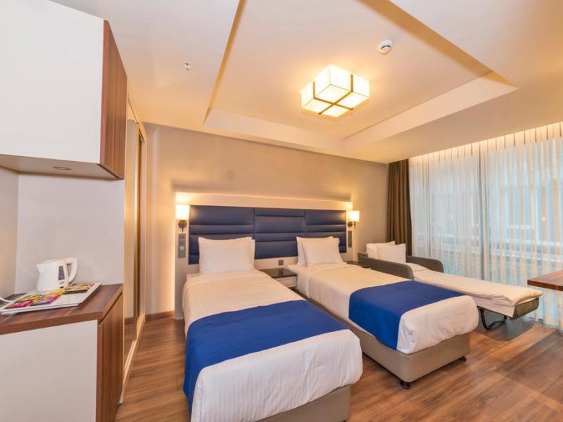 Golden Royal Hotel