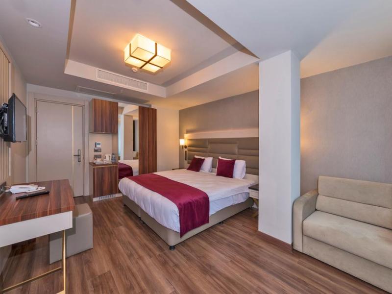 Golden Royal Hotel