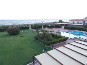 Cumeja Beach Club & Hotel