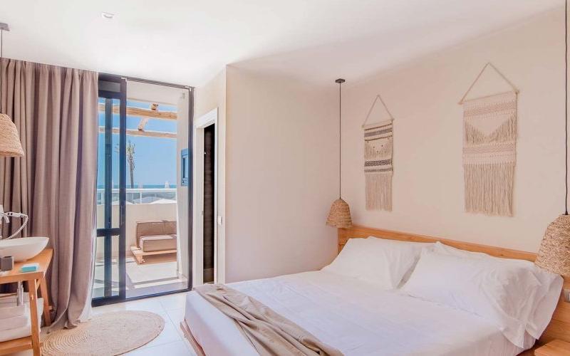 Cumeja Beach Club & Hotel