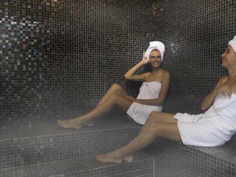 Maple Hotel & Apartment