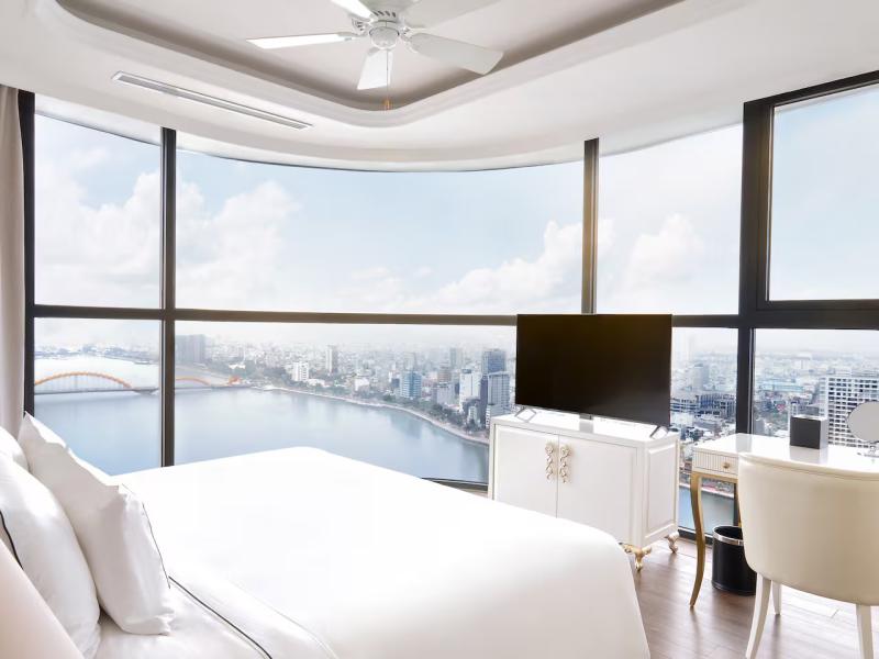 Melia Vinpearl Danang Riverfront