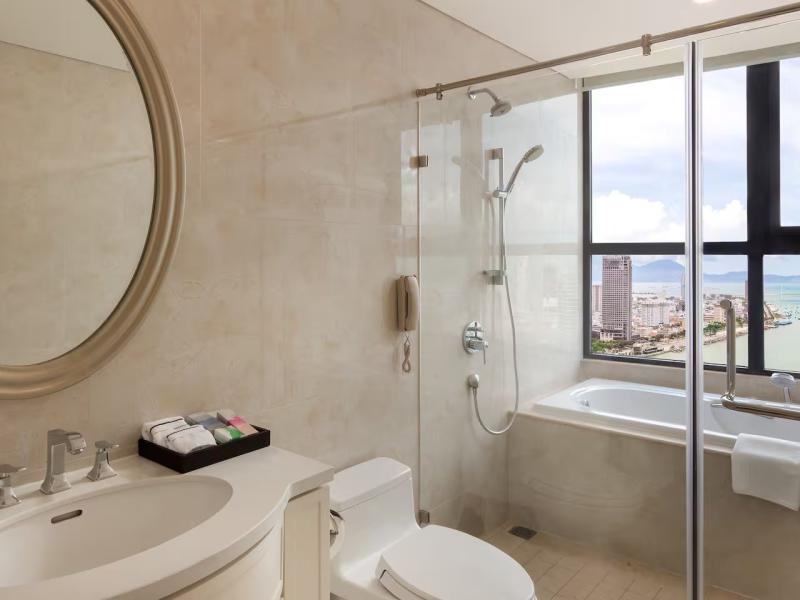 Melia Vinpearl Danang Riverfront