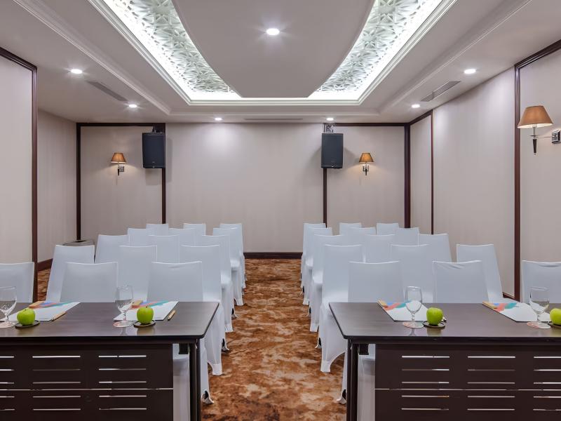 Melia Vinpearl Danang Riverfront