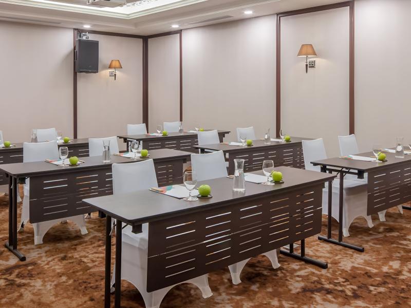 Melia Vinpearl Danang Riverfront