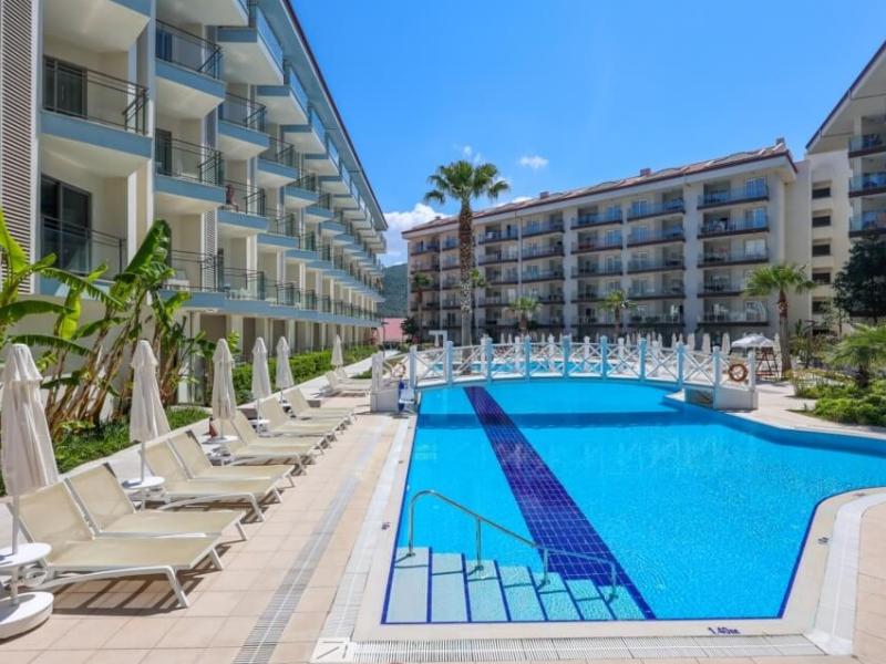 Ramada Hotel & Suites by Wyndham Kusadasi