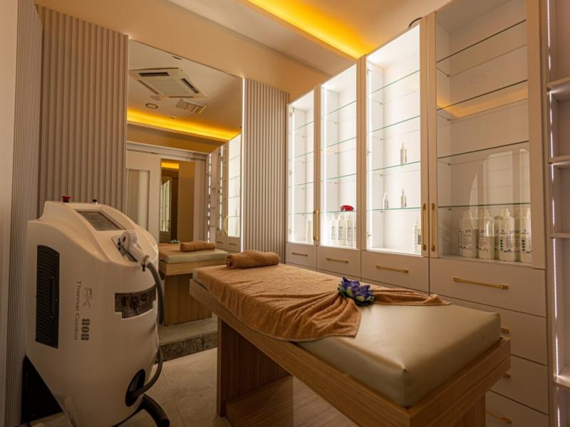 Ramada Hotel & Suites by Wyndham Kusadasi