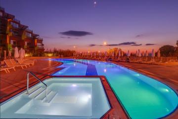 Отель Ramada Hotel & Suites by Wyndham Kusadasi Турция, Кушадасы, фото 5