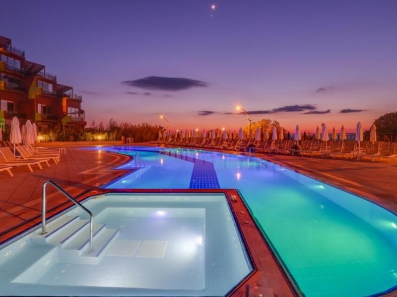 Ramada Hotel & Suites by Wyndham Kusadasi