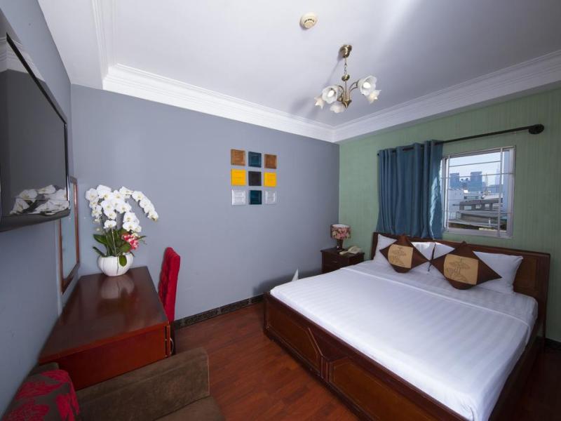 Good Vibes Central Hotel