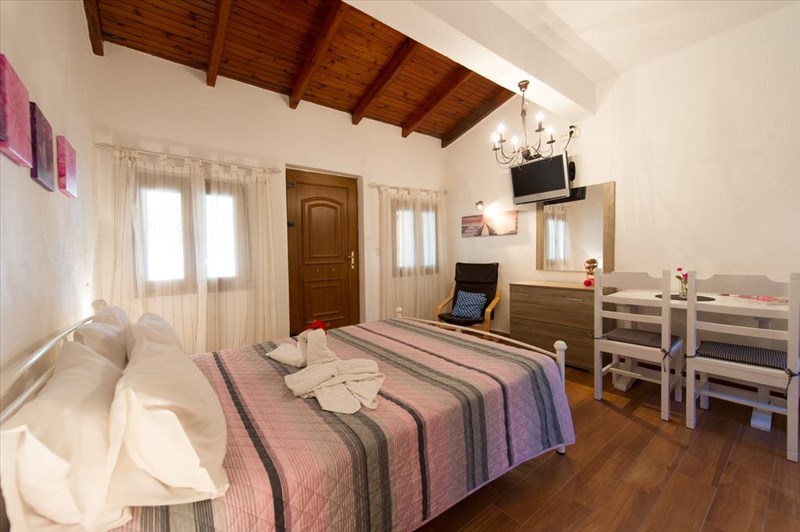 Renata Rooms & Studios