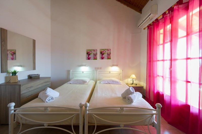 Renata Rooms & Studios