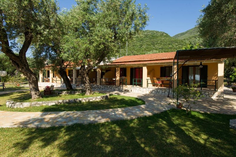 Renata Rooms & Studios