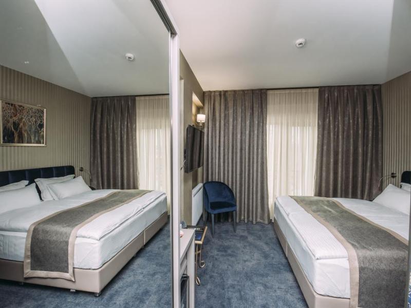 Sapphire Hotel & Spa