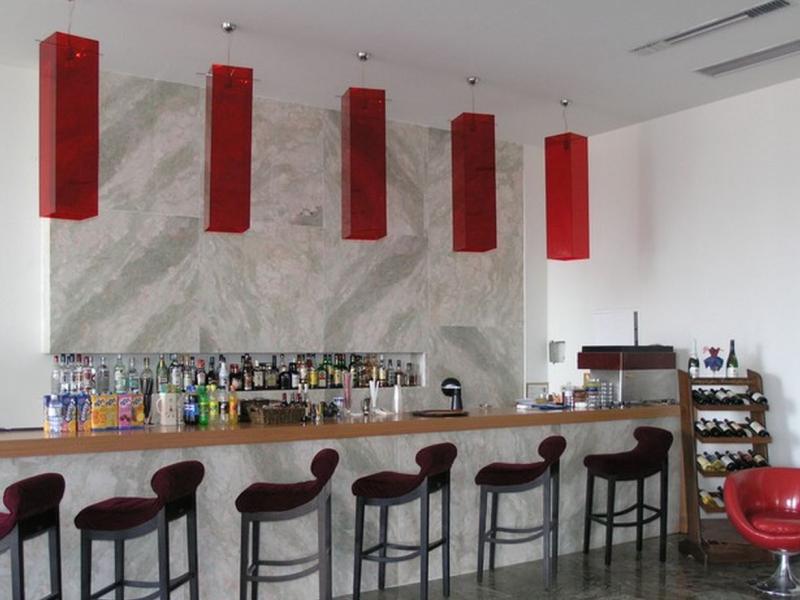 Dedis Hotel