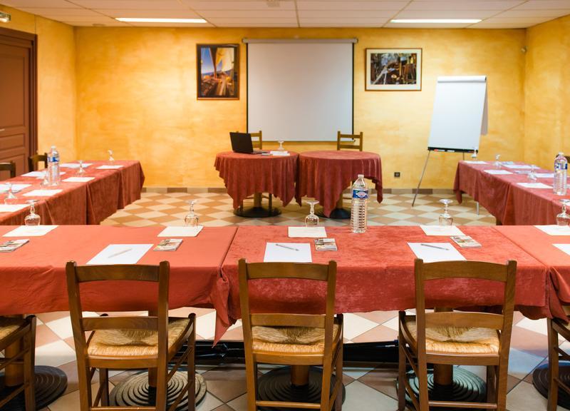 Brit Hotel Caen Nord - Memorial