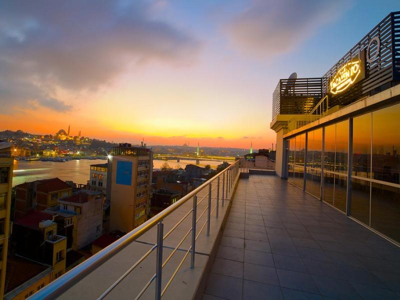 Momento Golden Horn