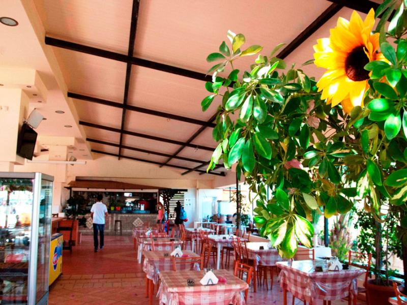 Oasis Windsurfing Hotel