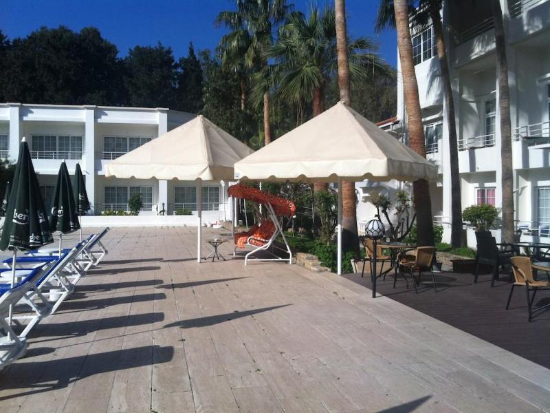 The LA Hotel & Resort