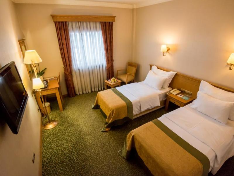 Usta Park Hotel