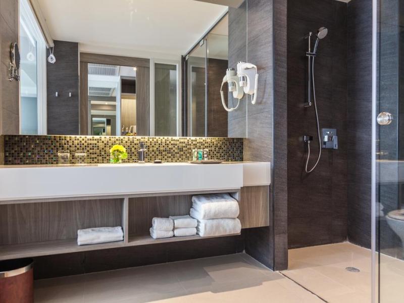 Grand 5 Hotel & Plaza