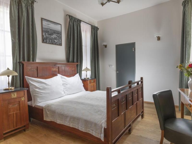 At the Green Grape - U Zeleneho hroznu