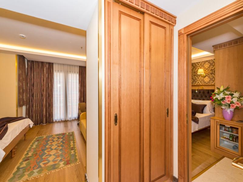Aprilis Gold Hotel
