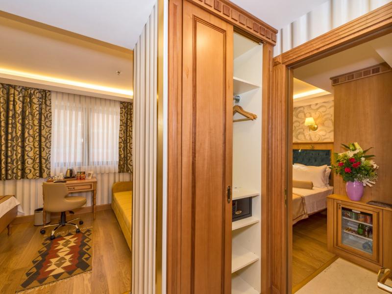 Aprilis Gold Hotel