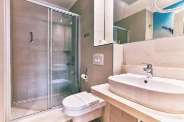 Отель Carine Hotel Delfin Черногория, Биела, фото 7