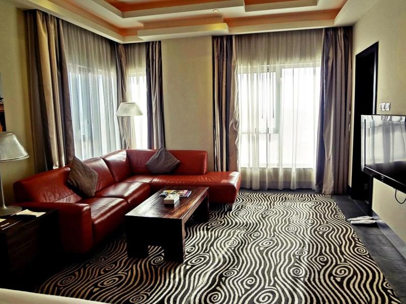 Al Raya Suites
