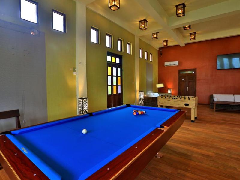 Thaproban Pavilion Waves