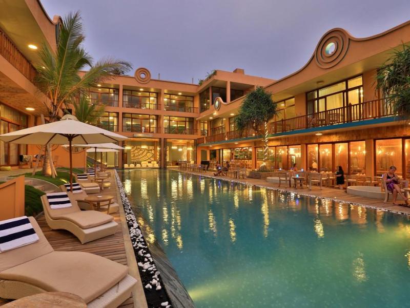 Thaproban Pavilion Waves