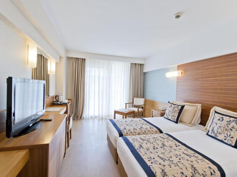 Trendy Side Beach Hotel