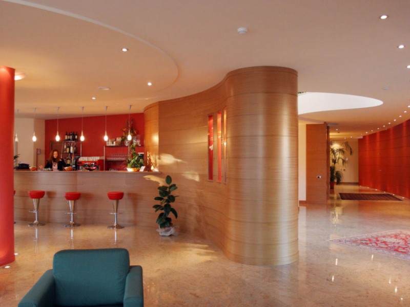 Luna Hotel Motel Airport