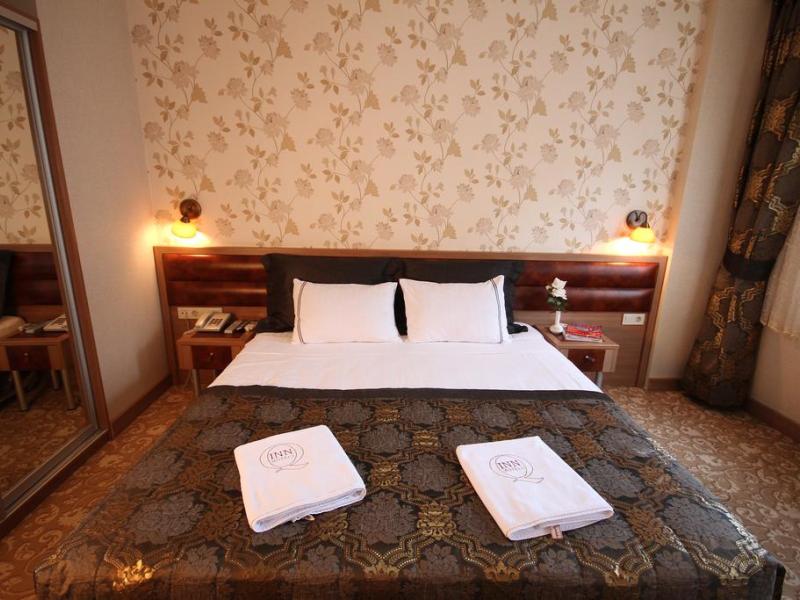 Q Hotel Old City