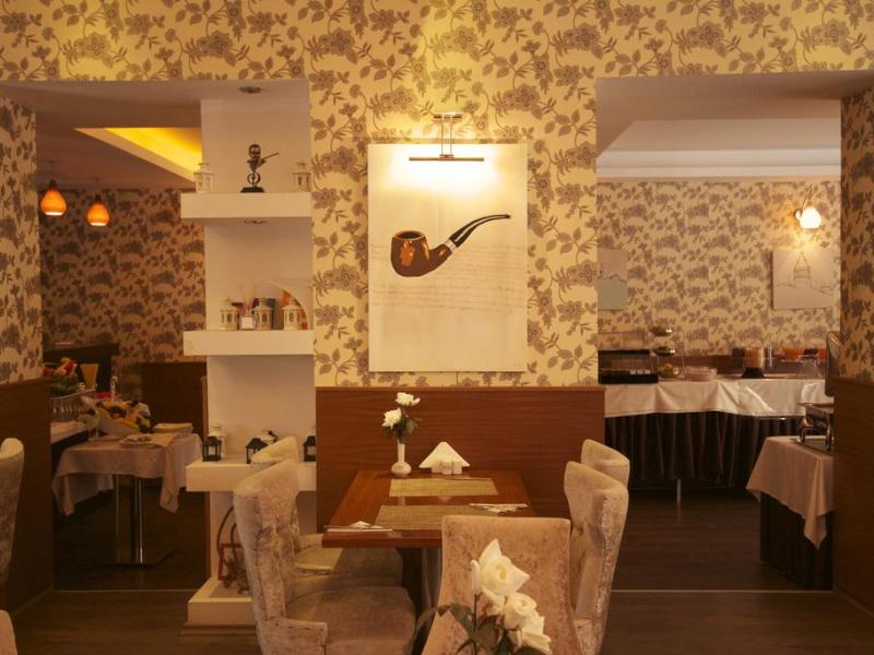 Q Hotel Old City