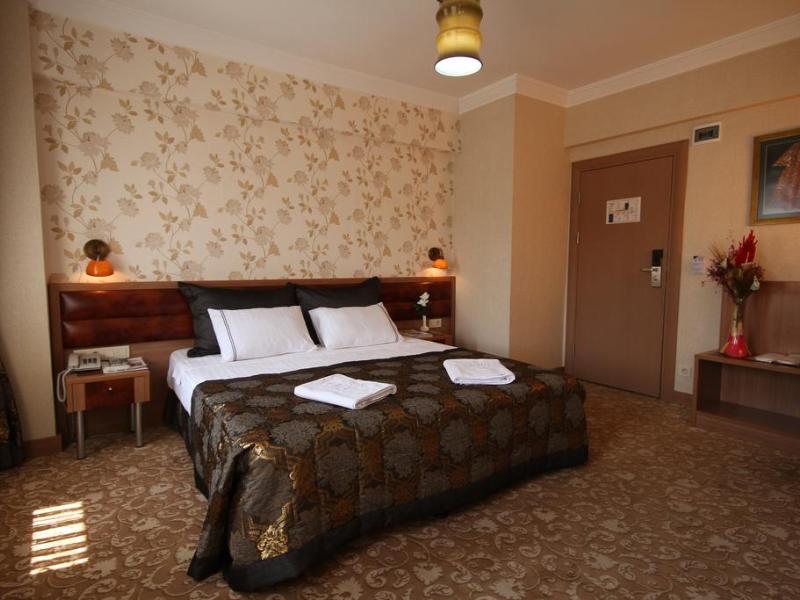 Q Hotel Old City