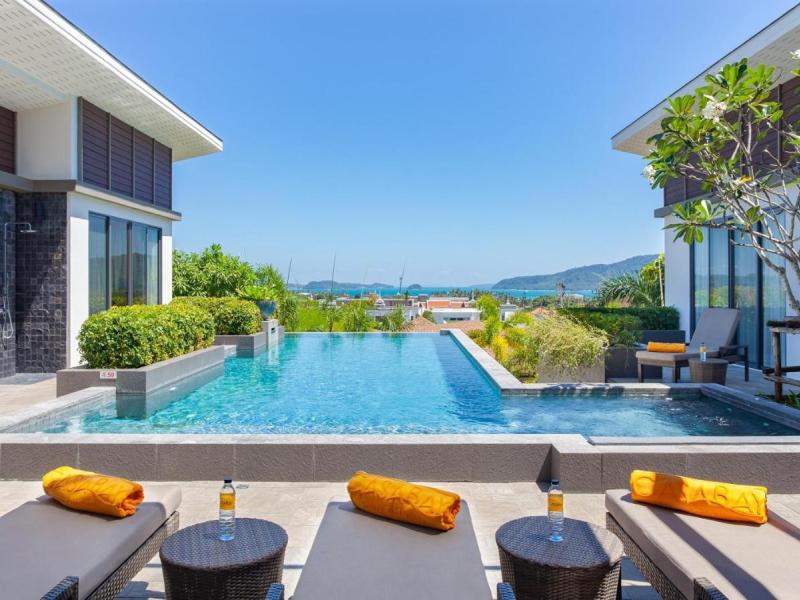 CasaBay Luxury Pool Villas
