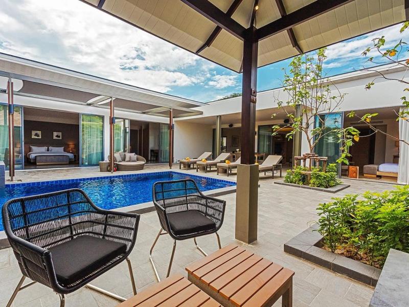 CasaBay Luxury Pool Villas