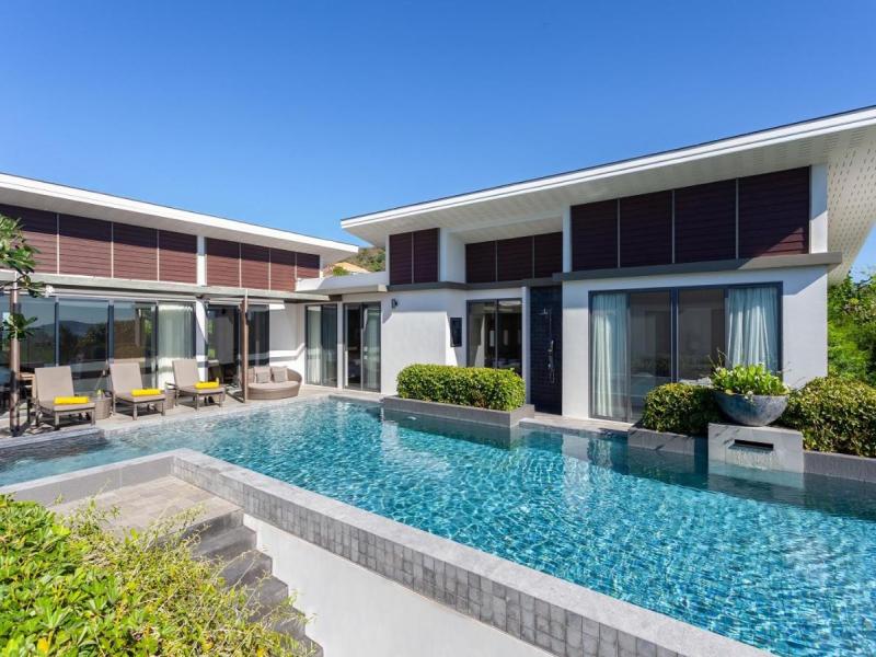 CasaBay Luxury Pool Villas