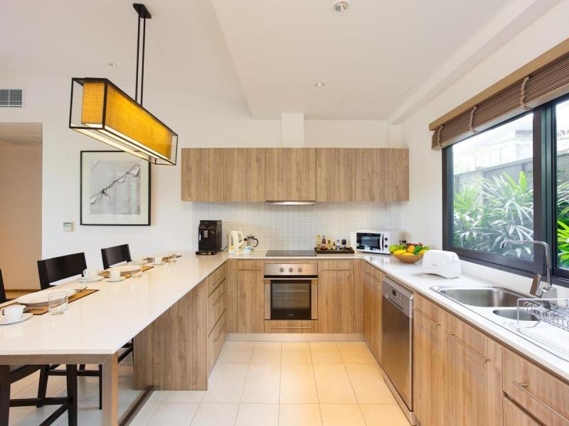 CasaBay Luxury Pool Villas