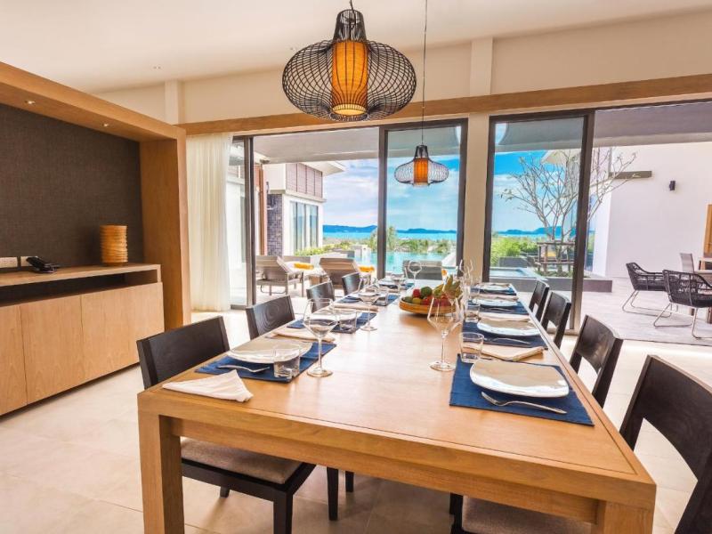 CasaBay Luxury Pool Villas