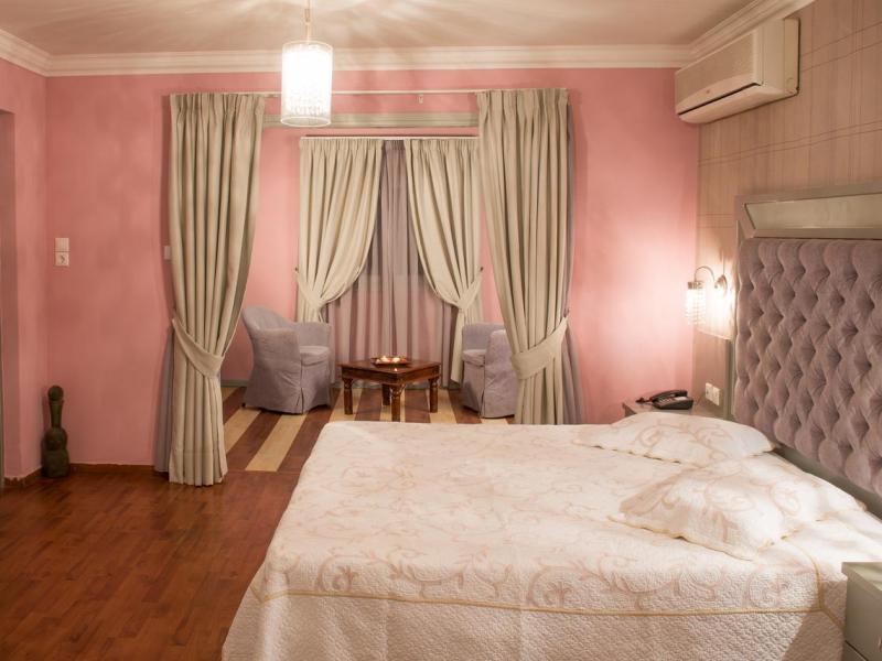 Delphi Art Hotel