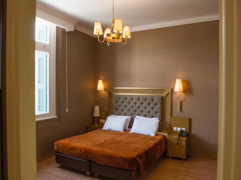 Delphi Art Hotel