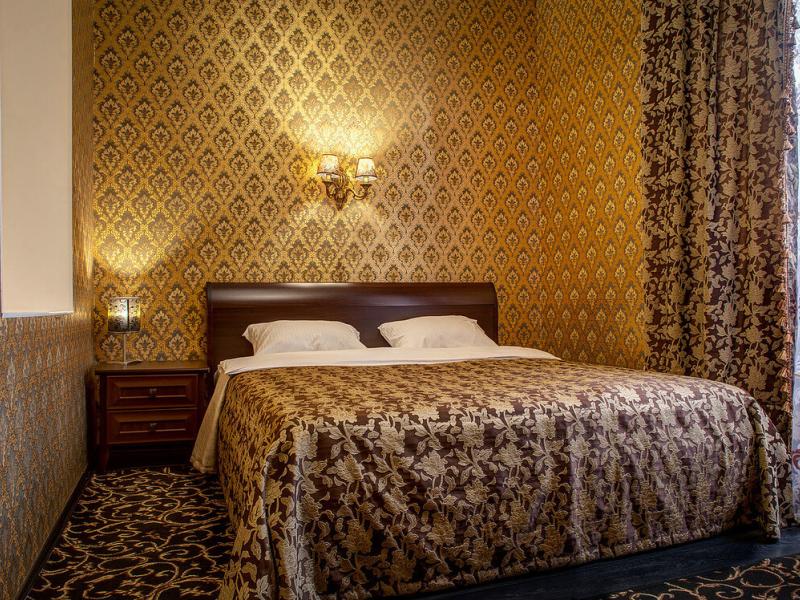 Frant Hotel на Жукова 73