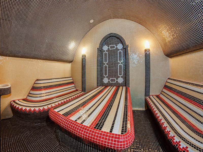 Frant Hotel на Жукова 73