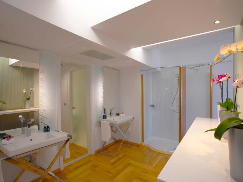 Elysium Elite Suites & Spa