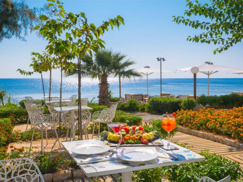 Elysium Elite Suites & Spa