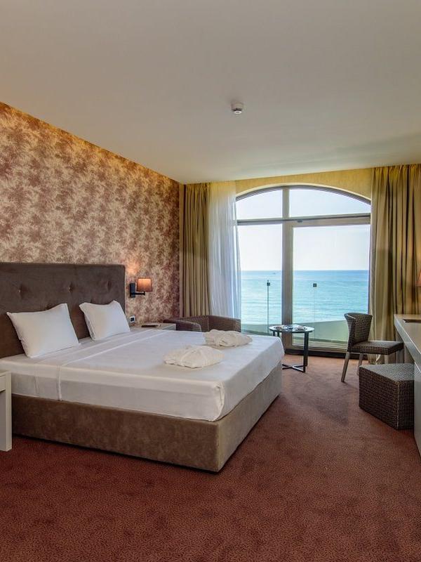 The Grand Gloria Hotel