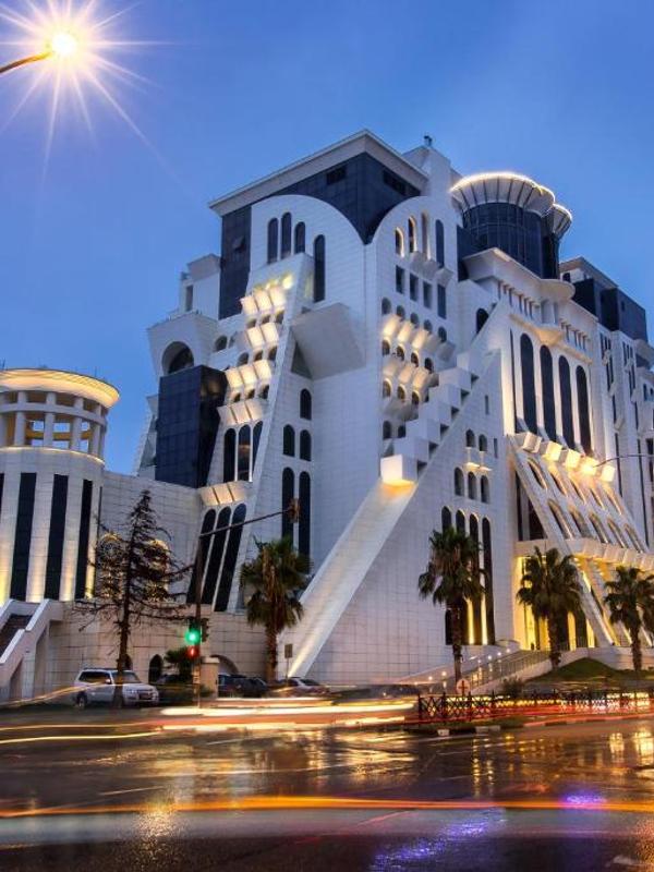 The Grand Gloria Hotel